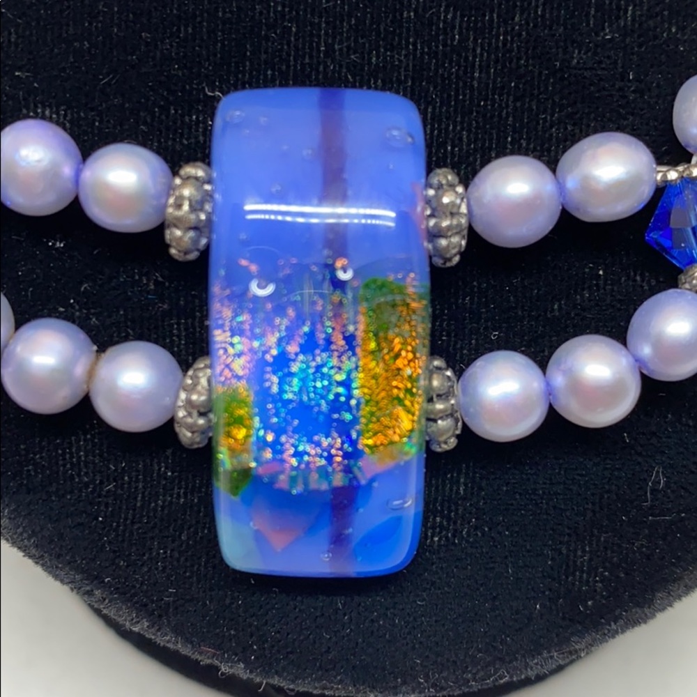 Vintage blue necklace with stunning glass  accents
